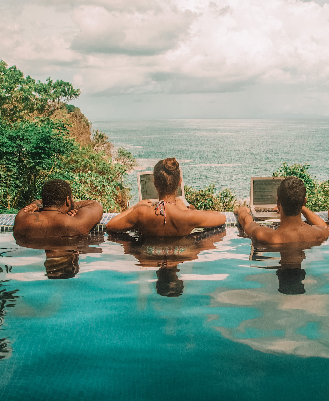 nicaragua-wifi-tribe-coworking-pool 2