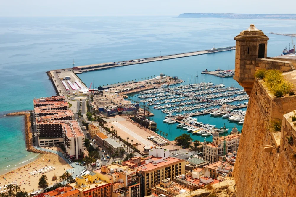 More quite than other digital nomad hotspots, Alicante is nonetheless, beautiful