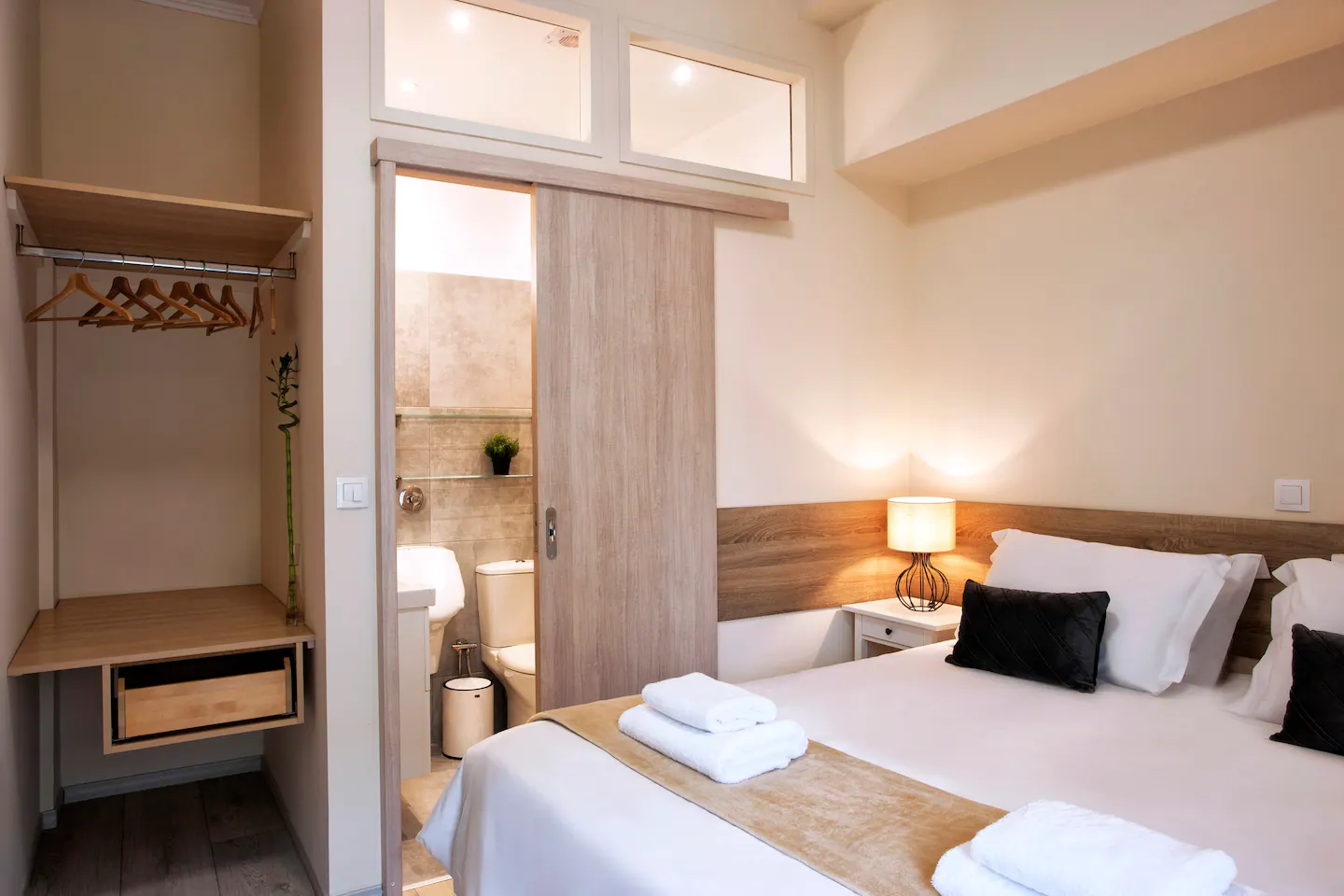 WiFi-Tribe-Greece-Athens-Apartments-Coliving-Coworking-Remote-Work-Group-Community-105